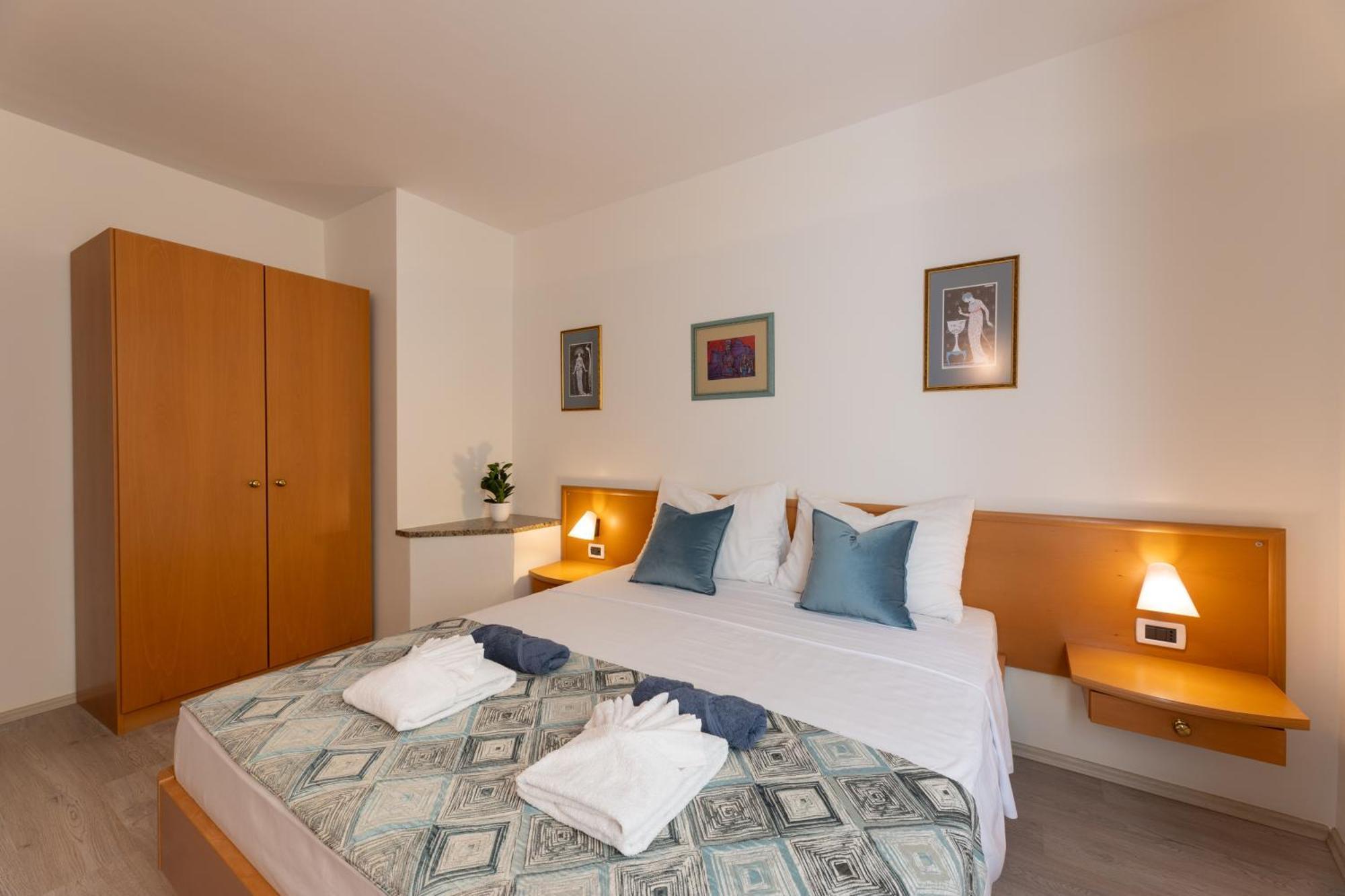 Villa Fontana Trogir Eksteriør billede